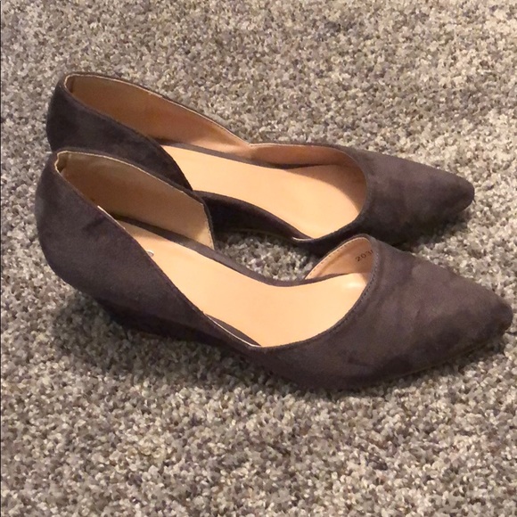 Gray pointed toe wedge - Picture 2 of 4